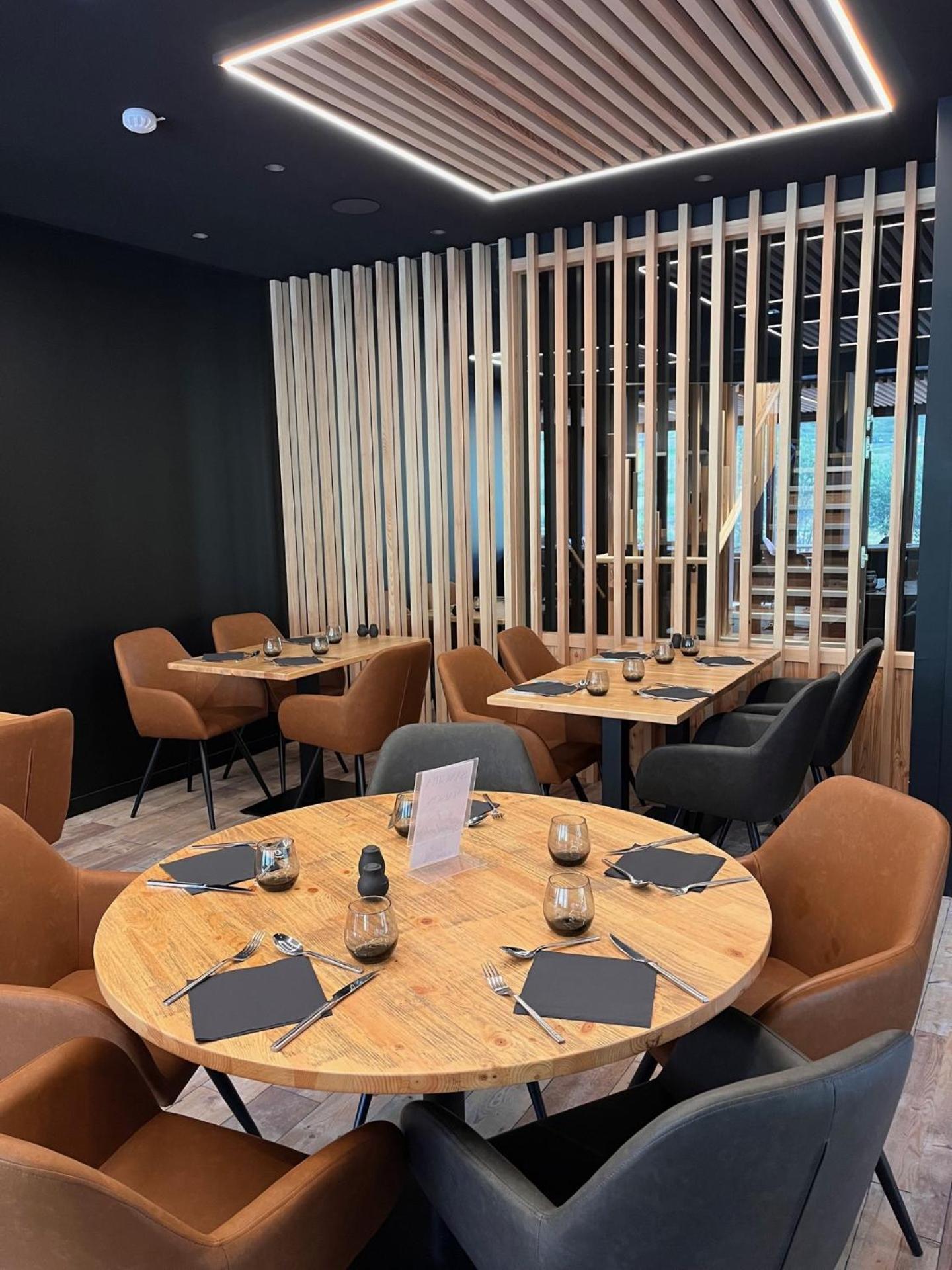 Hotel Du Puy Ferrand , Restaurant La Table De L'Ours 르몽도레 외부 사진