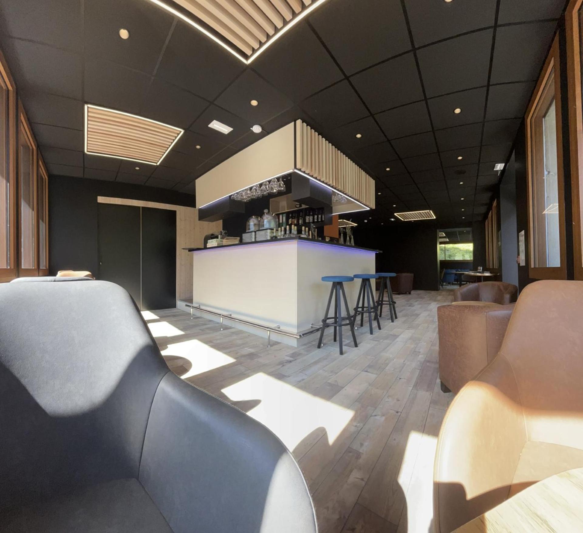 Hotel Du Puy Ferrand , Restaurant La Table De L'Ours 르몽도레 외부 사진