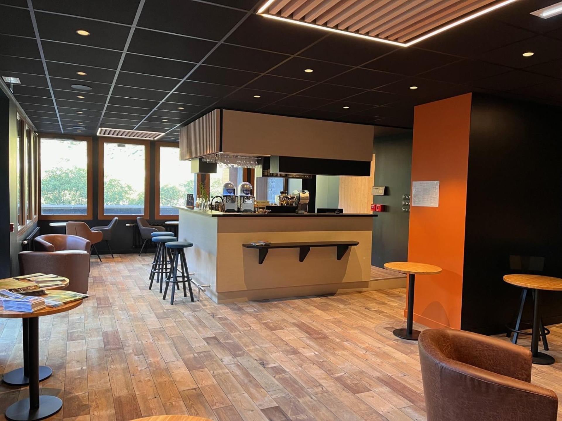 Hotel Du Puy Ferrand , Restaurant La Table De L'Ours 르몽도레 외부 사진