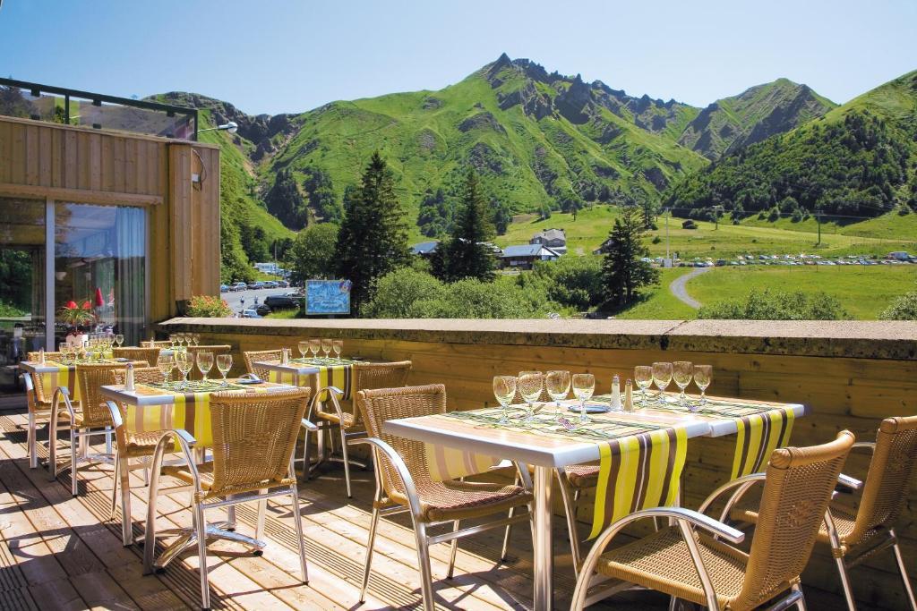 Hotel Du Puy Ferrand , Restaurant La Table De L'Ours 르몽도레 외부 사진