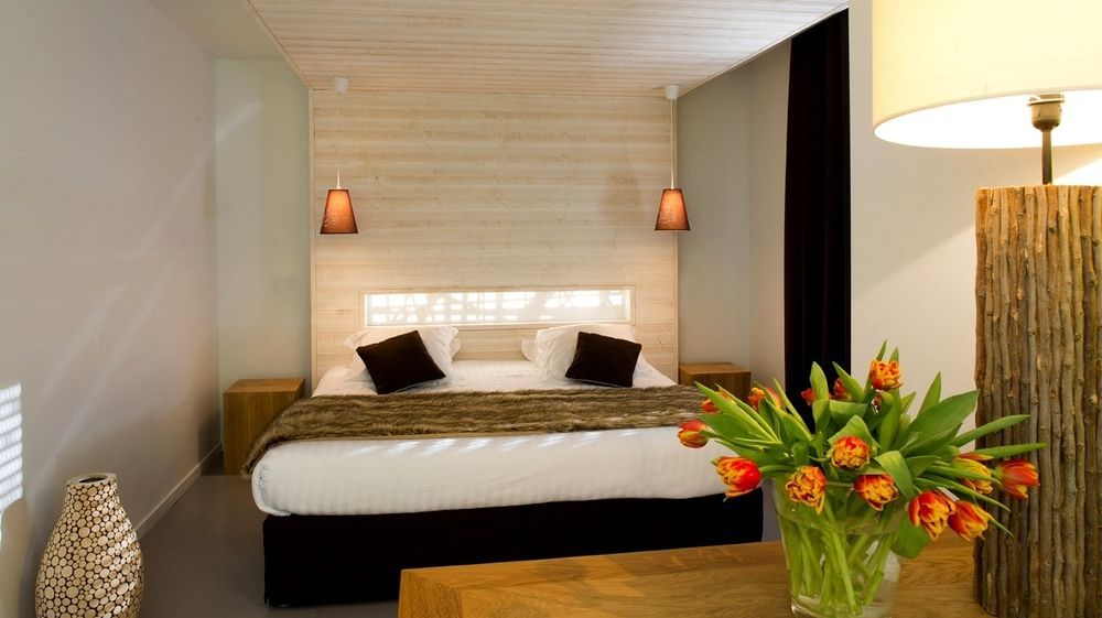 Hotel Du Puy Ferrand , Restaurant La Table De L'Ours 르몽도레 외부 사진